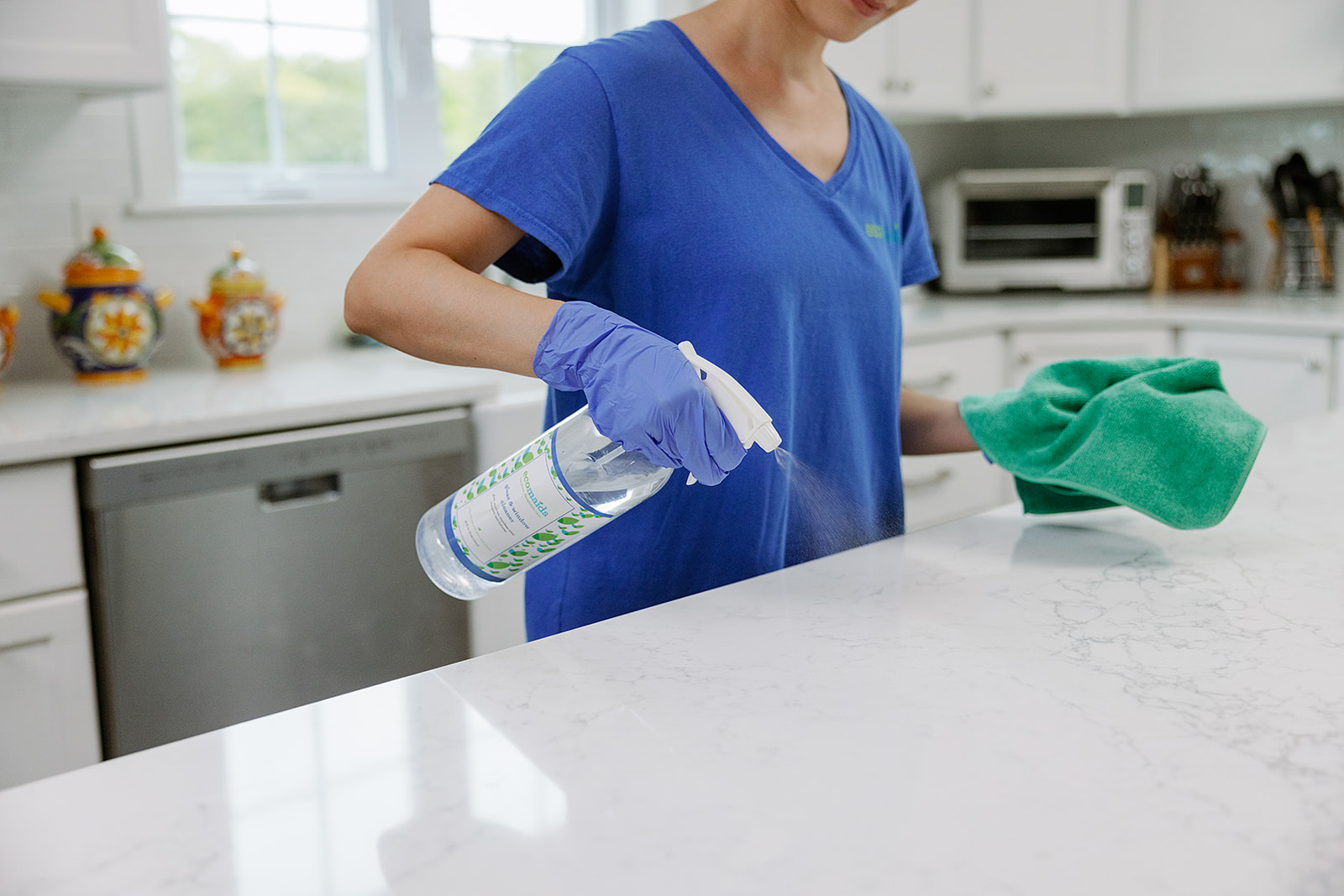 Expert maid providing premium cleaning services, focusing on creating a healthy and welcoming environment in a Jupiter home